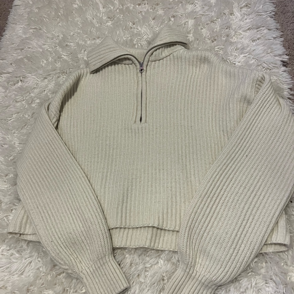 Cream knitted cropped zip up